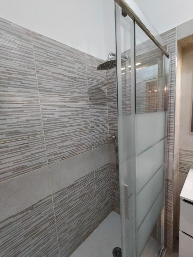 Central Guesthouse Cir 015146-Cni-01484 Милан Экстерьер фото